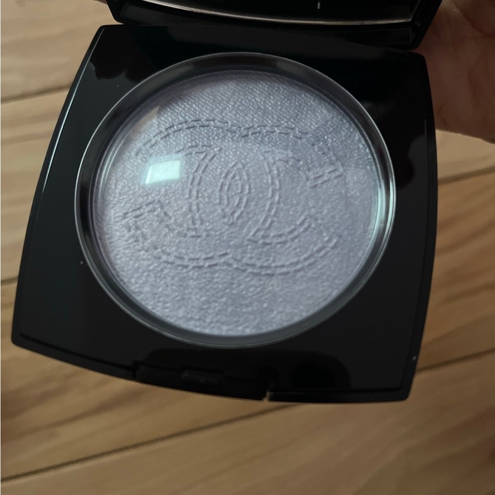 Chanel Coco Denim Illuminating Powder - Picture 3 of 3